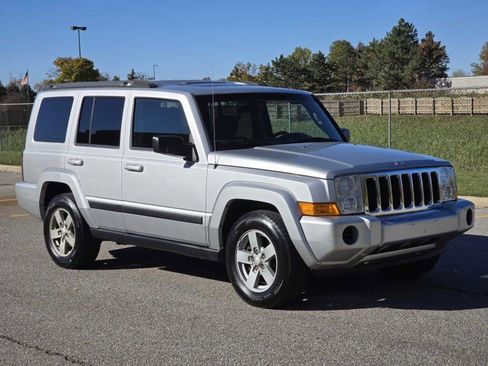 Used 2008 Jeep Commander Sport image 16