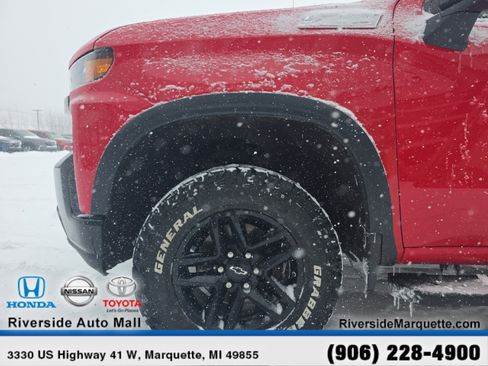 Used 2021 Chevrolet Silverado 1500 Custom Trail Boss w/ LPO, Dark Essentials Package image 11