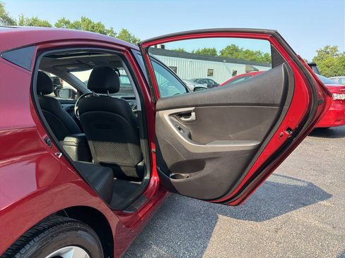 Used 2015 Hyundai Elantra Limited FWD image 31