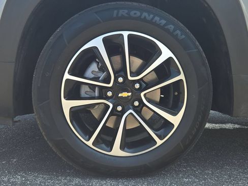 Used 2025 Chevrolet TrailBlazer LT FWD image 26