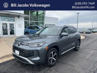 Used 2025 Volkswagen Tiguan SE w/ Panoramic Sunroof Package
