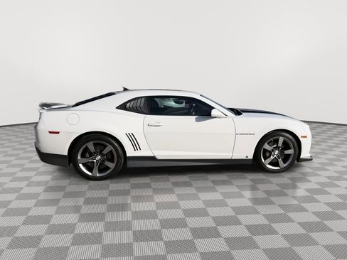 Used 2010 Chevrolet Camaro SS w/ LPO, Ground Effects Package image 8