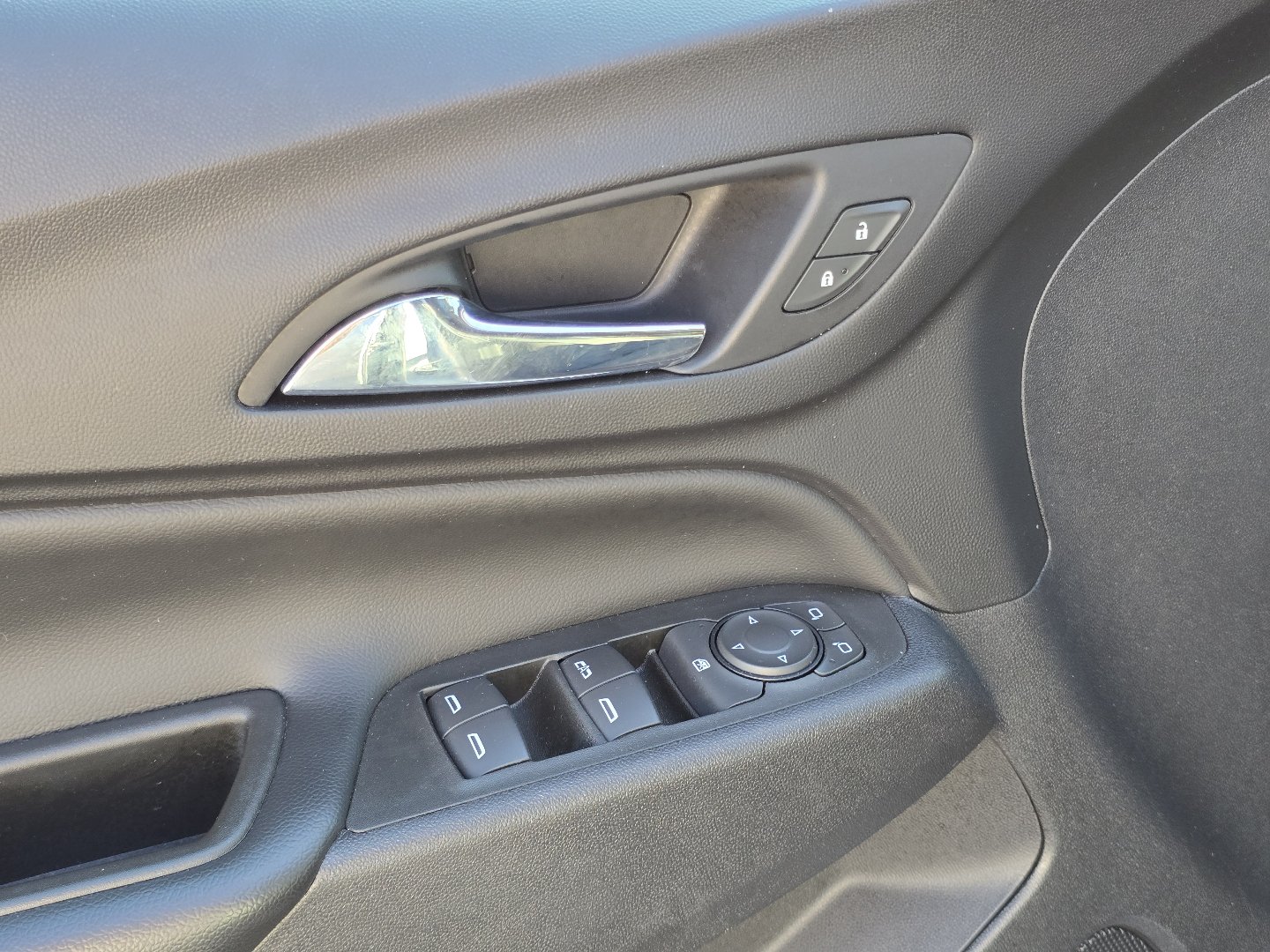 Used 2021 Chevrolet Equinox LT FWD image 31