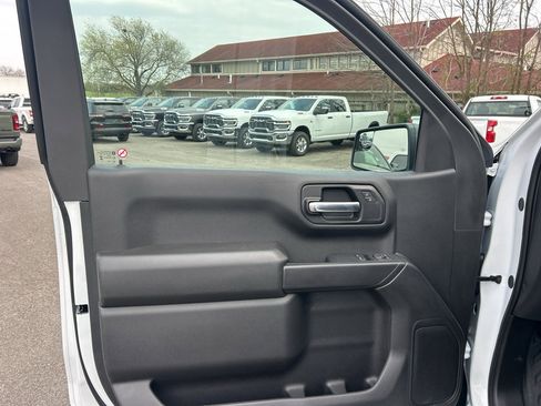 Used 2025 Chevrolet Silverado 1500 W/T image 17