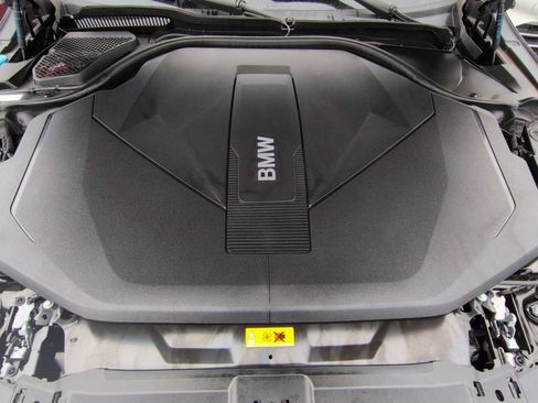 Used 2025 BMW i5 xDrive40 w/ M Sport Package image 14