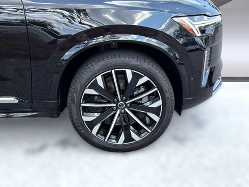New 2026 Volvo XC90 B5 Plus w/ Protection Package AWD/4WD image 11