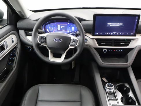 New 2026 Ford Explorer Active w/ Active Comfort Package AWD/4WD image 13