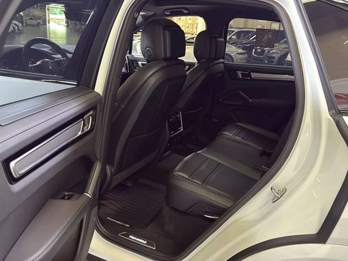 Used 2019 Porsche Cayenne AWD/4WD image 23