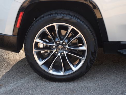 Used 2024 Jeep Wagoneer Series II w/ Premium Group I image 30