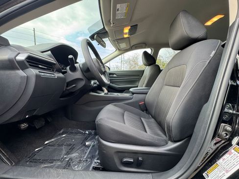 Used 2025 Nissan Altima 2.5 SV image 23