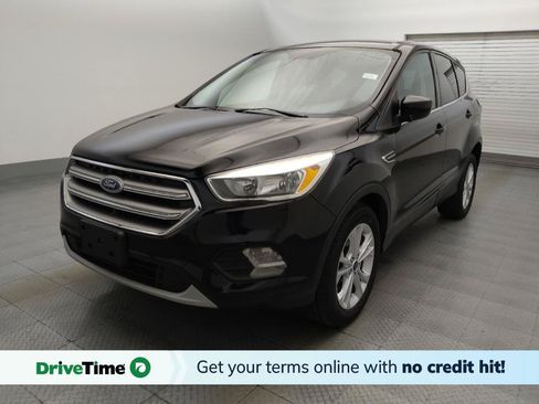 Used 2017 Ford Escape SE FWD image 1