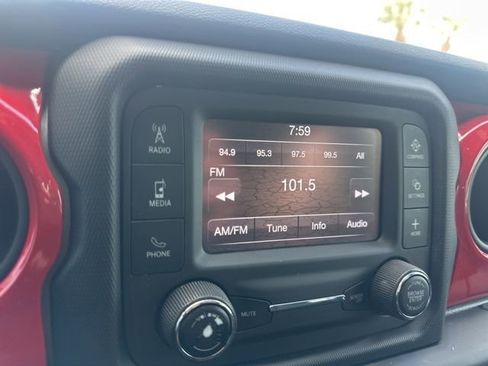 Used 2020 Jeep Gladiator Sport w/ Quick Order Package 24S AWD/4WD image 23