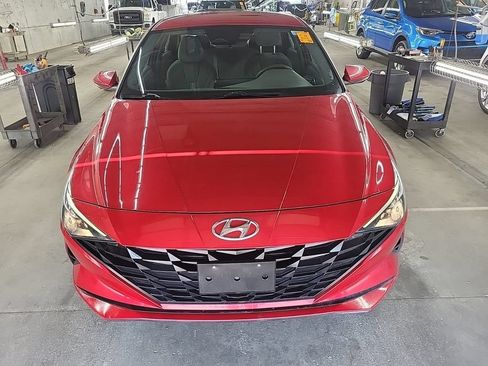 Used 2023 Hyundai Elantra SEL FWD image 2