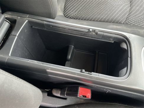 Used 2020 Dodge Journey SE w/ SE Popular Equipment Group image 30