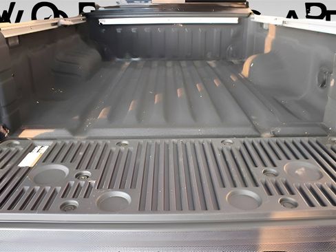 Used 2024 Nissan Frontier SV w/ SV Convenience Package image 20