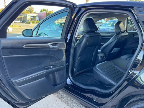 Used 2020 Ford Fusion SEL image 16