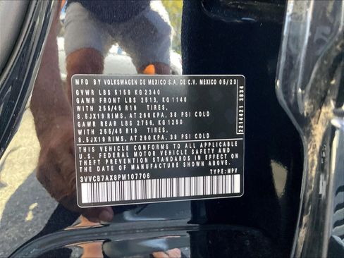 Certified 2023 Volkswagen Tiguan SE R-Line FWD image 33