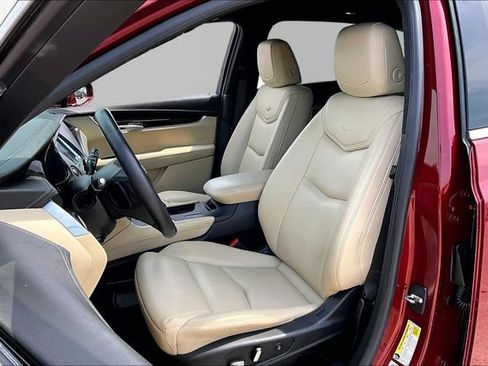 Used 2017 Cadillac XT5 FWD image 27