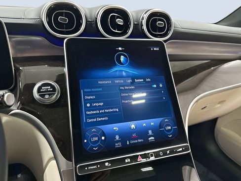 Used 2023 Mercedes-Benz GLC 300 4MATIC image 21