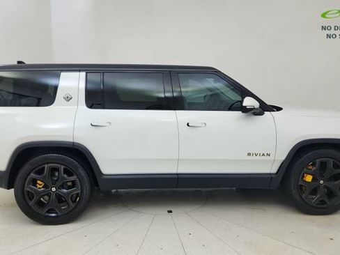 Used 2025 Rivian R1S Premium AWD/4WD image 6