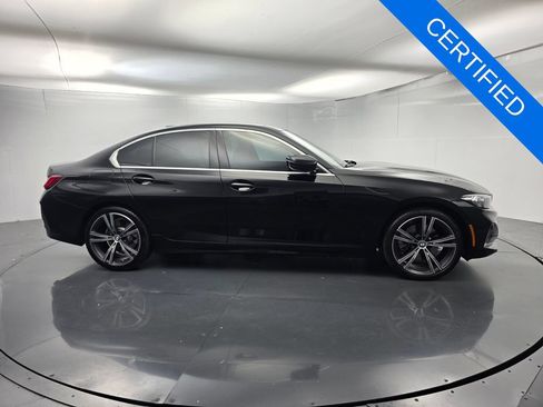 Used 2024 BMW 330i Sedan w/ Convenience Package RWD image 3