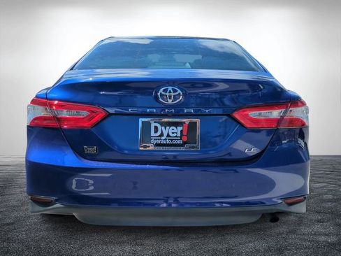 Used 2018 Toyota Camry LE FWD image 5