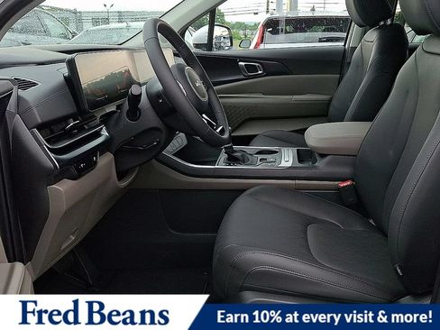 New 2026 Kia Carnival FWD image 13