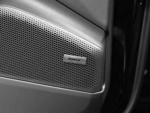 New 2026 Porsche Macan 4 Electric image 43