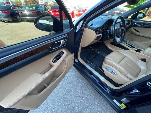 Used 2018 Porsche Macan S image 25