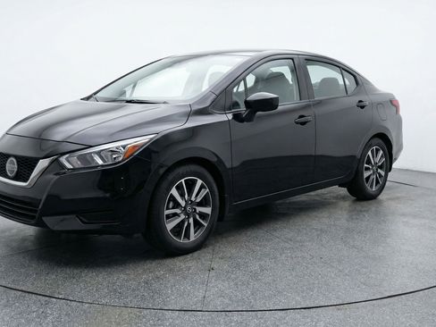 Used 2025 Nissan Versa SV FWD image 3