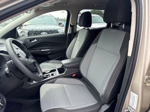 Used 2017 Ford Escape SE w/ SE Cold Weather Package AWD/4WD image 11