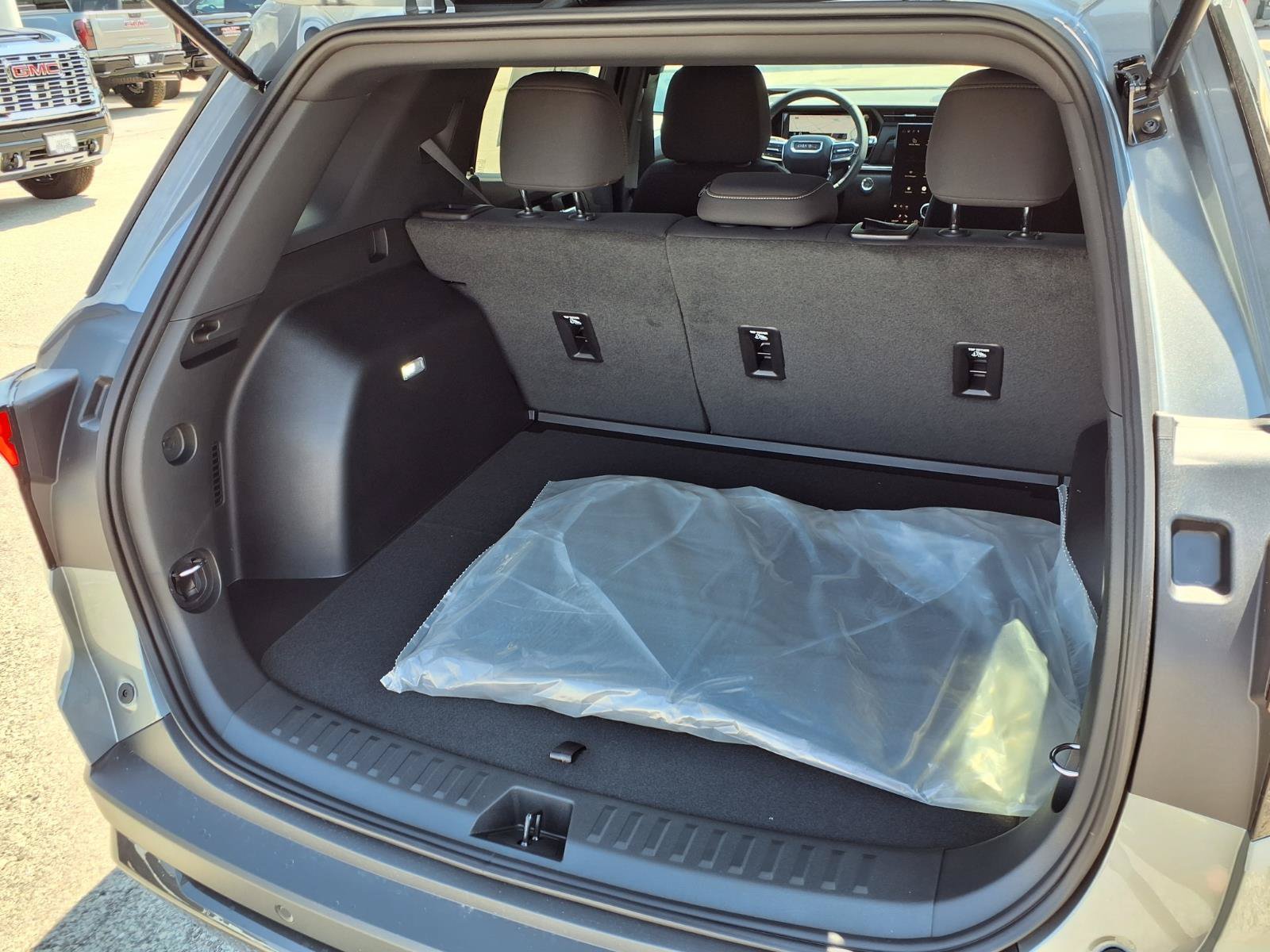 New 2027 GMC Terrain Elevation FWD image 17