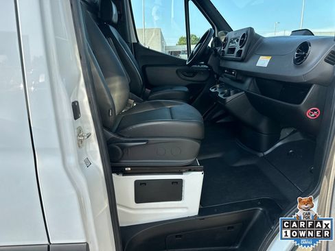 Used 2025 Mercedes-Benz Sprinter 2500 image 14