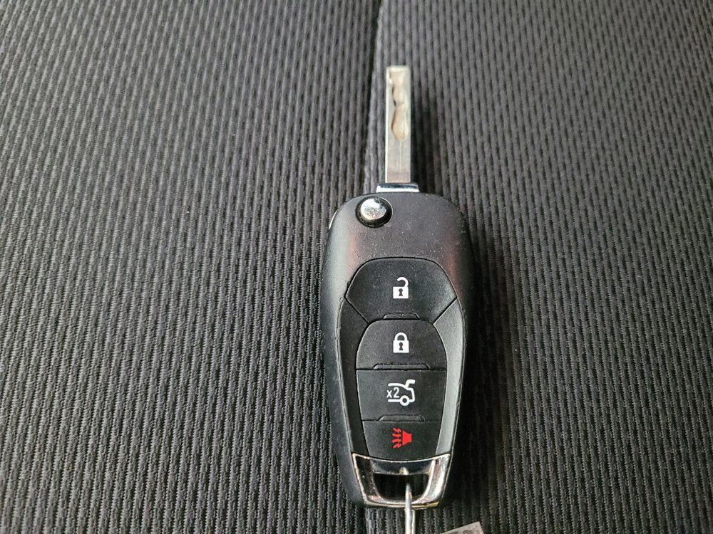 Used 2017 Chevrolet Cruze LT FWD image 32