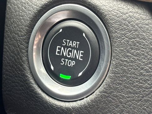 Used 2024 Cadillac XT4 Luxury w/ Cold Weather Package image 42