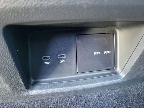Certified 2024 Volkswagen Atlas Cross Sport SEL R-Line AWD/4WD image 13