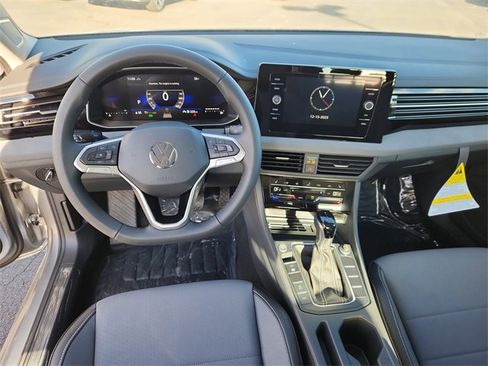 New 2026 Volkswagen Jetta SE image 9