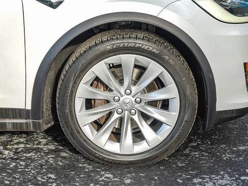 Used 2017 Tesla Model X 75D image 10