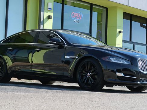 Used 2017 Jaguar XJ L Portfolio image 6