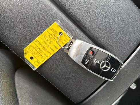 Used 2018 Mercedes-Benz E 300 4MATIC image 32