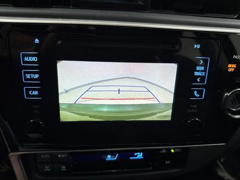 Used 2017 Toyota Corolla LE w/ Carpet Mat Package (TMS) FWD image 2