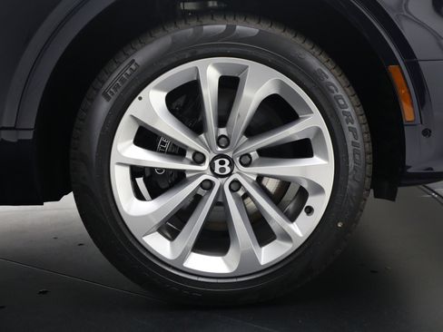 New 2025 Bentley Bentayga image 17