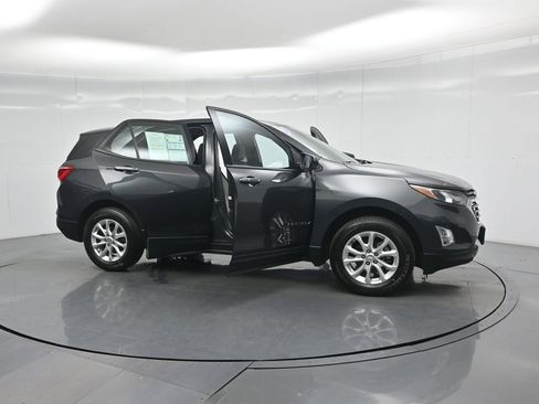 Used 2019 Chevrolet Equinox LS image 33