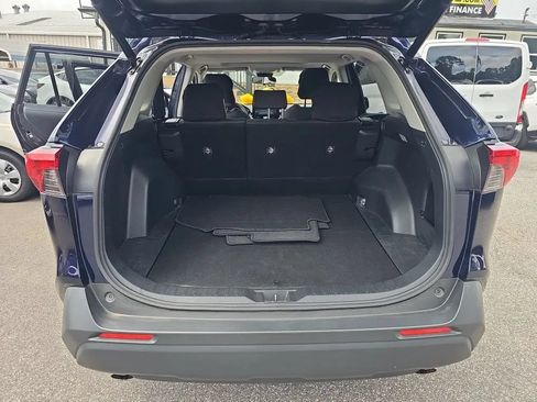 Used 2019 Toyota RAV4 XLE w/ Convenience Package FWD image 21