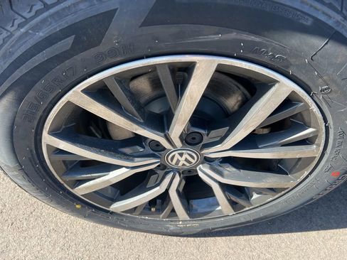 Used 2019 Volkswagen Tiguan SE image 42