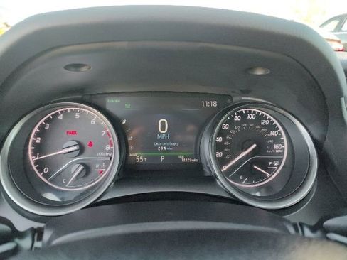 Used 2022 Toyota Camry SE w/ Cold Weather Package image 18