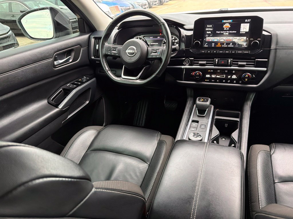 Used 2023 Nissan Pathfinder SL w/ Lighting Package (N92) AWD/4WD image 21