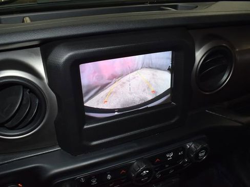 Used 2020 Jeep Wrangler Sport image 14