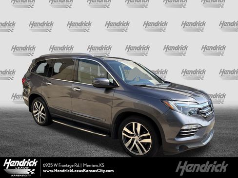 Used 2017 Honda Pilot Elite image 1