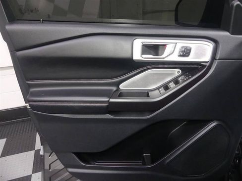 Used 2020 Ford Explorer ST w/ Premium Technology Package AWD/4WD image 18